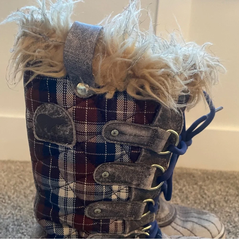 Women’s Sorel Tofino waterproof winter boots distresed quilted blue brown plaid
